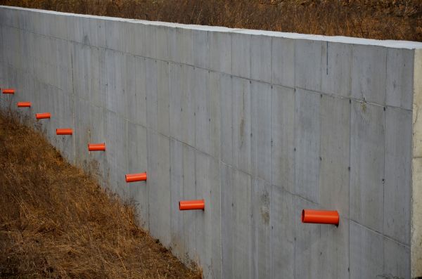 Cost of Retaining Wall Drainage in Columbia